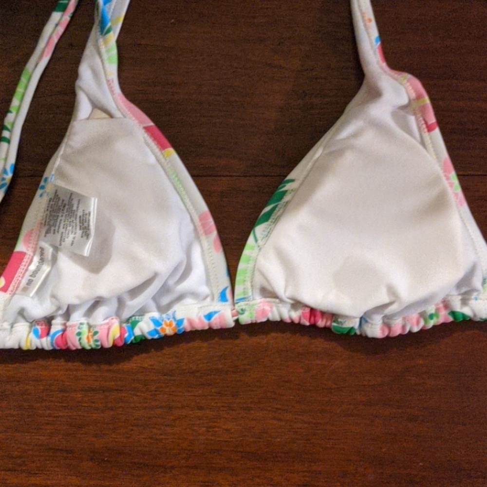 Triangle String Sequine Bikini Top 👙 - Picture 5 of 5